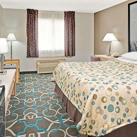 Super 8 By Wyndham Walnut Hotel Exterior foto